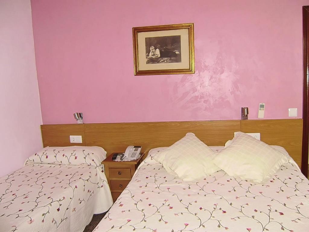 Hostal Miguel Angel Madrid Exterior foto