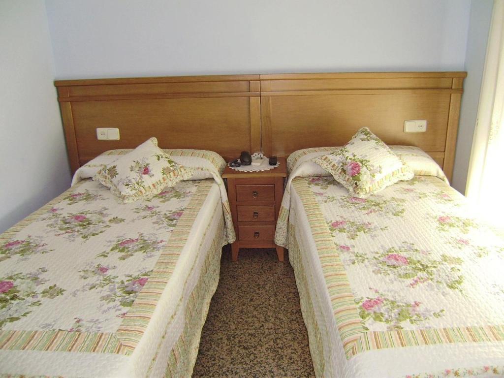 Hostal Miguel Angel Madrid Habitación foto