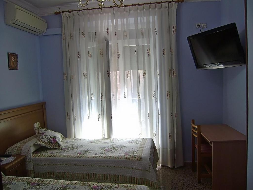 Hostal Miguel Angel Madrid Habitación foto