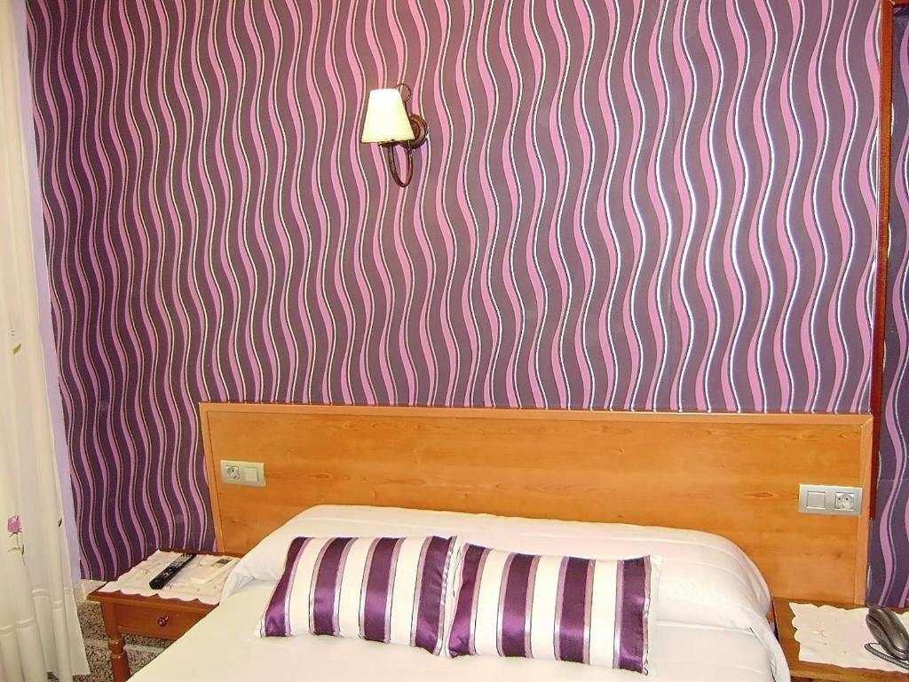 Hostal Miguel Angel Madrid Habitación foto